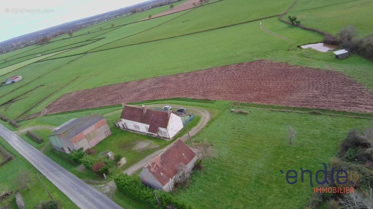 Propriété de campagne de 7 pièces (210 m²) en vente à COULEUVRE - photo 6