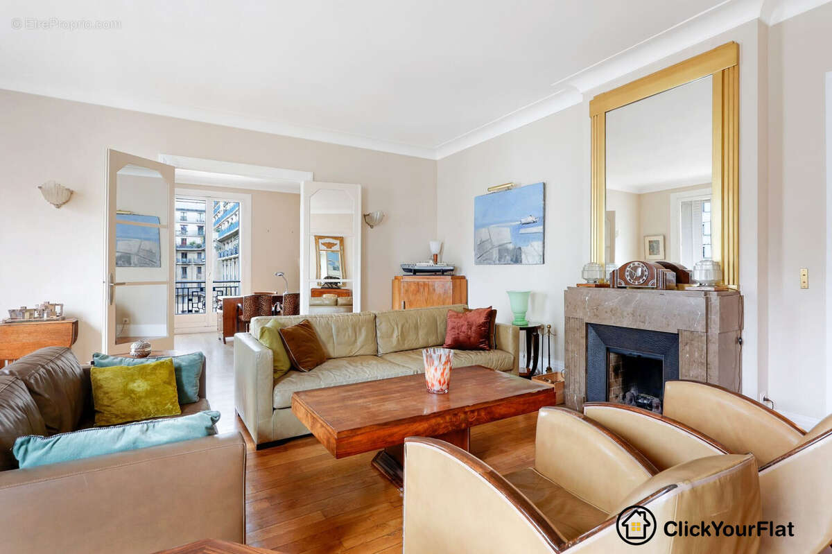 Appartement à PARIS-16E