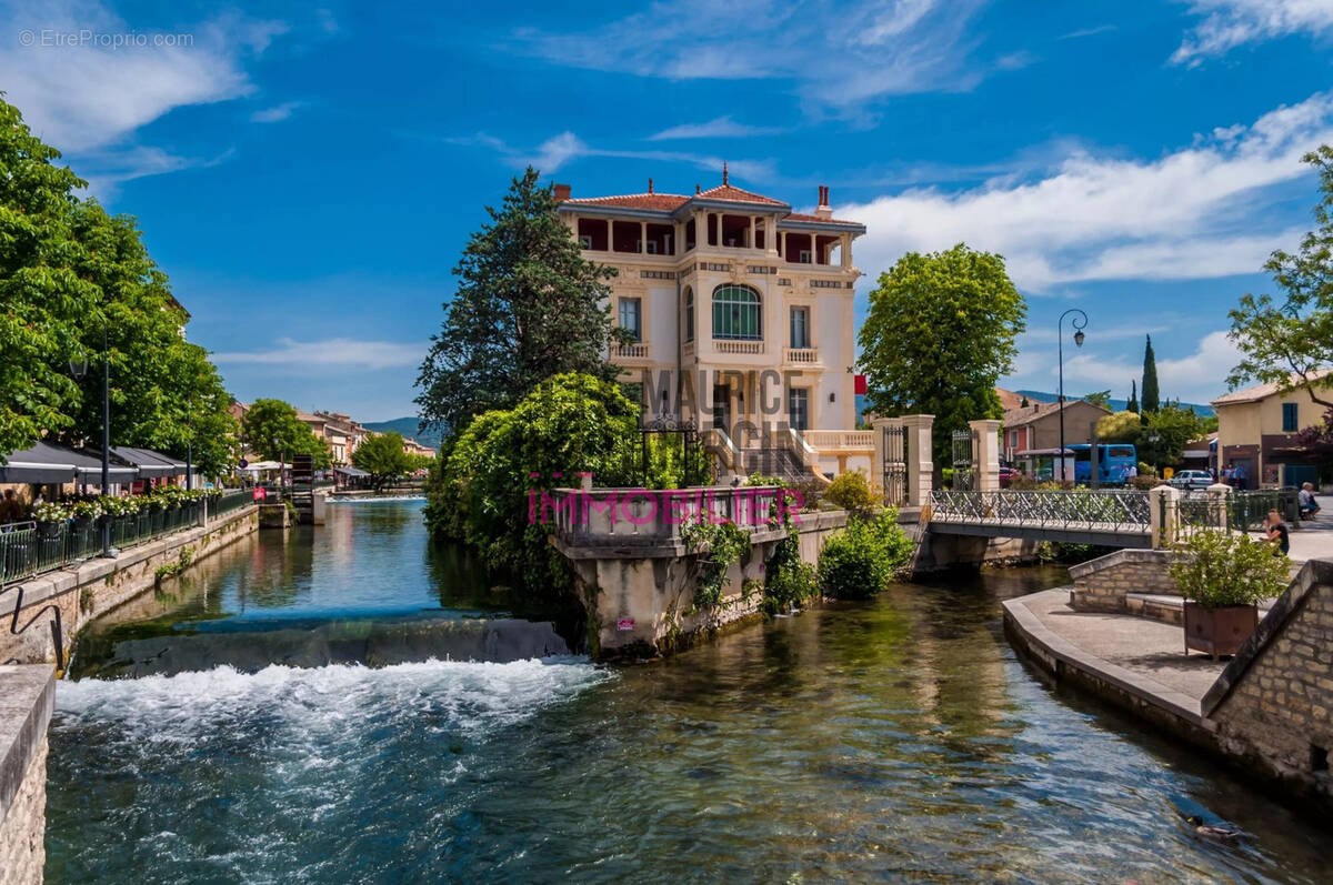 Autre à L'ISLE-SUR-LA-SORGUE