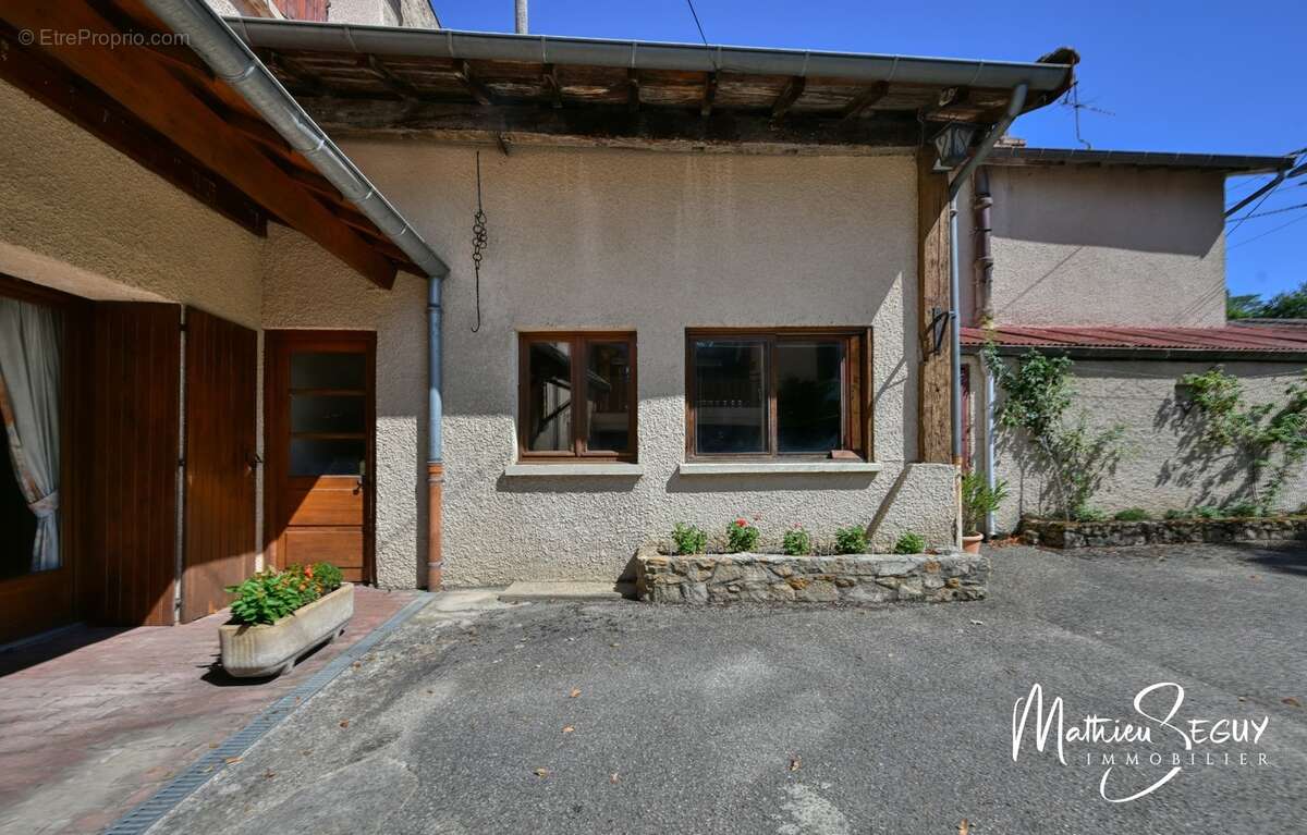 Thurins - Maison de village en bordure de Garon - photo 20