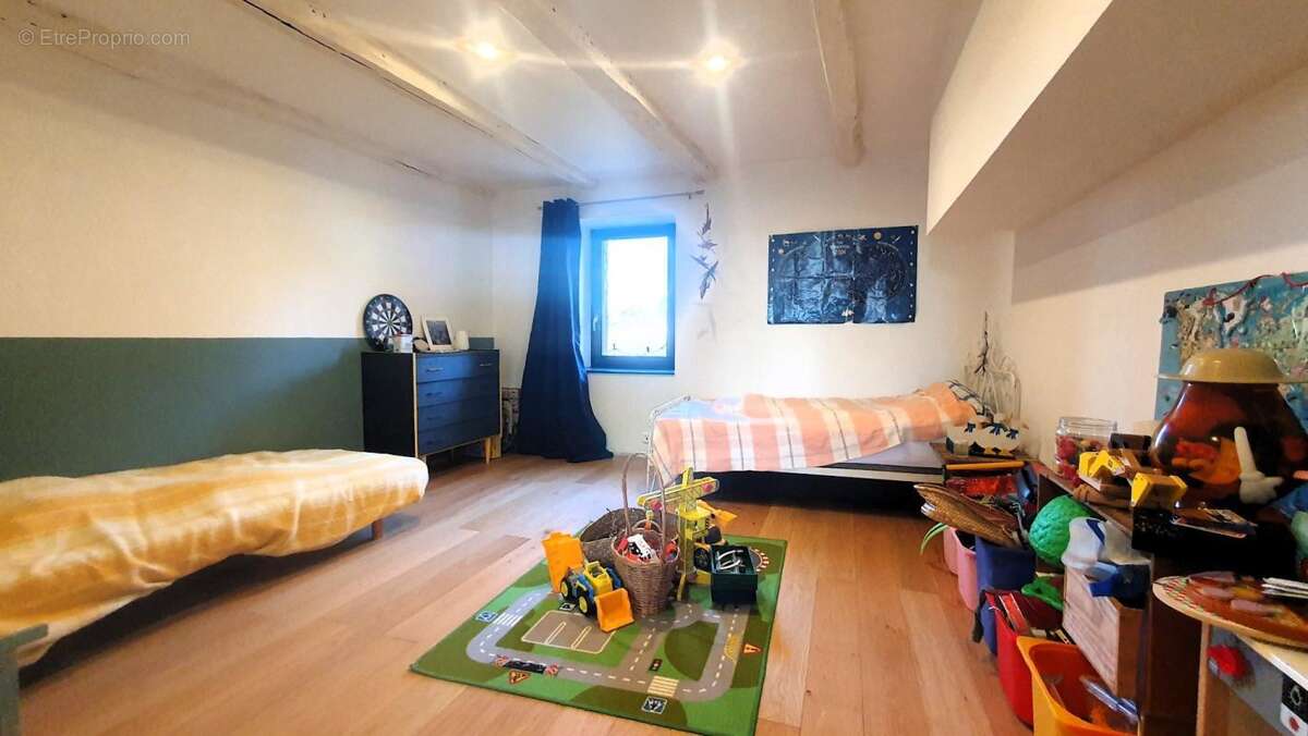 Maison à LA SALVETAT-PEYRALES