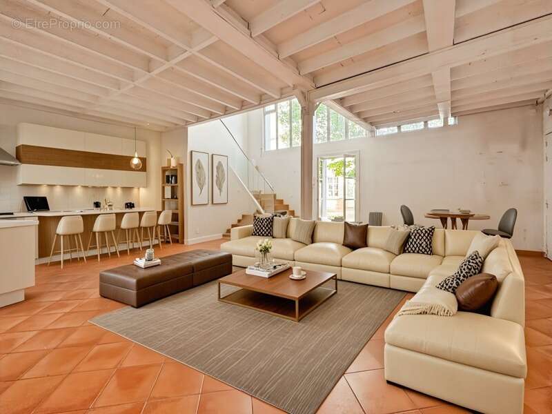 Appartement à PARIS-8E