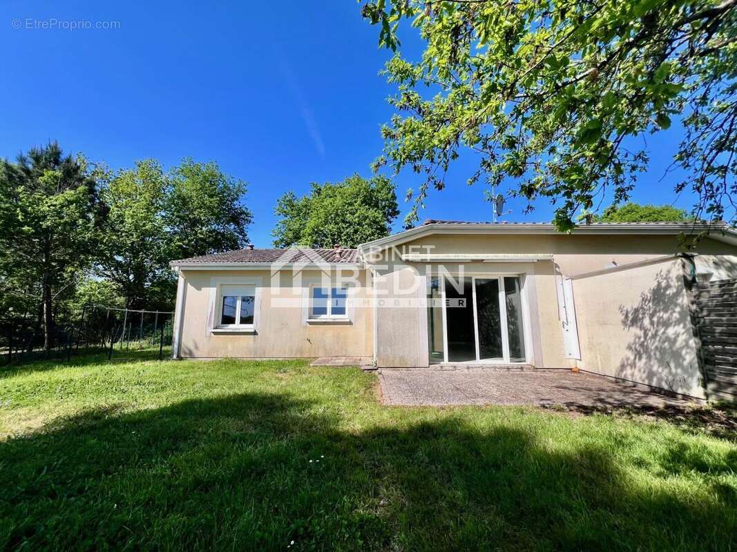 Maison à BEYCHAC-ET-CAILLAU