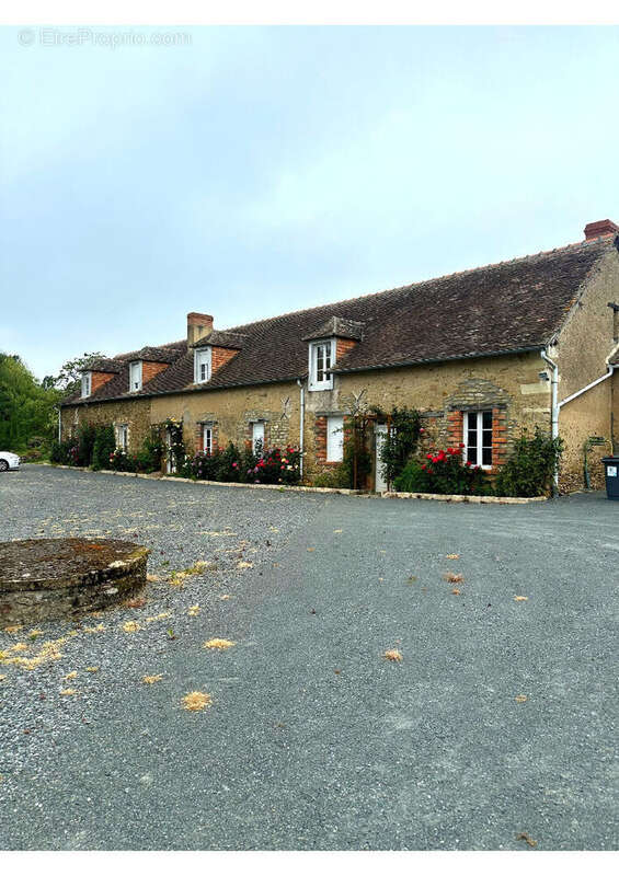 Maison à PRECIGNE