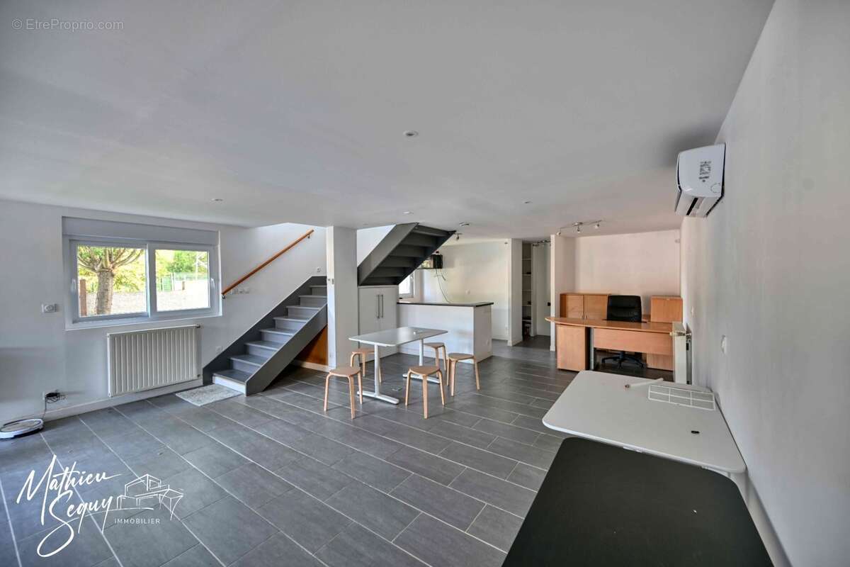 Ensemble immobilier pro/perso à St Genis Laval - photo 29