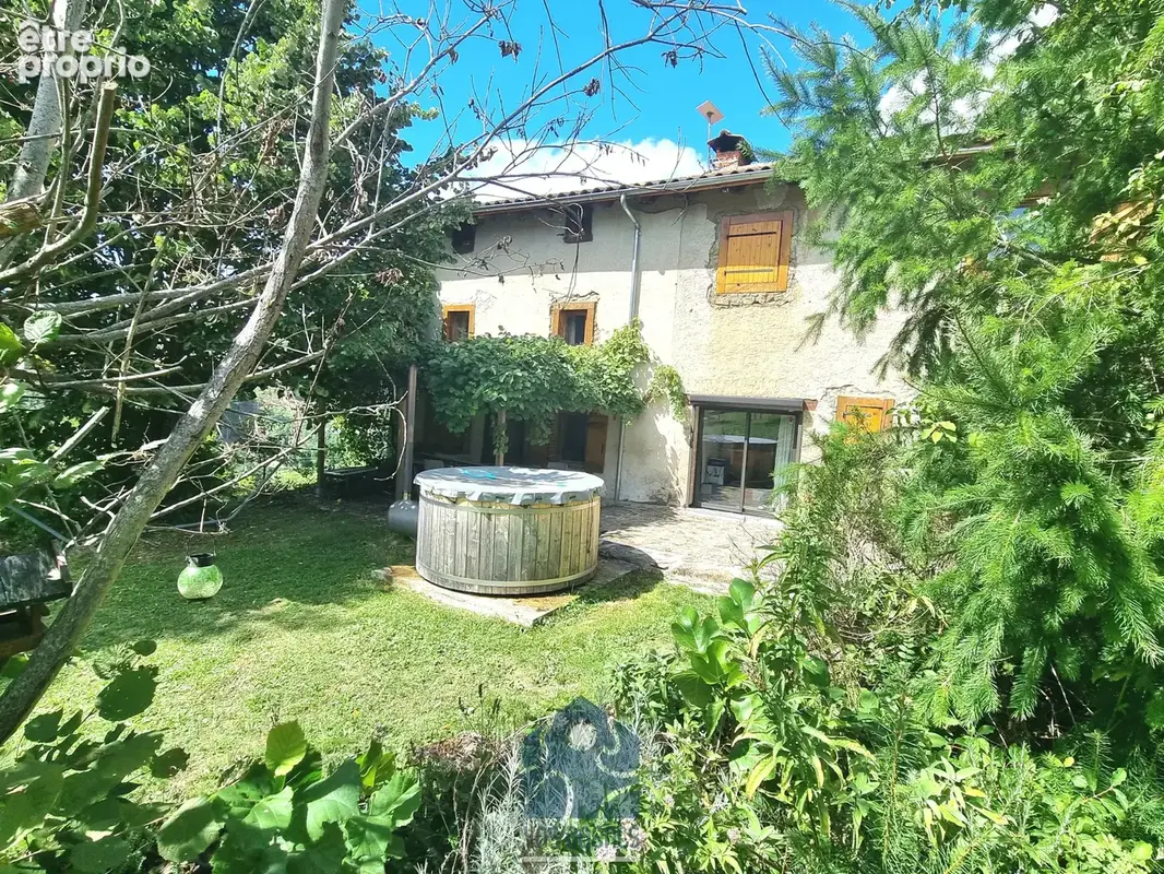 Photo Maison à Bertignat au prix de 149 963€