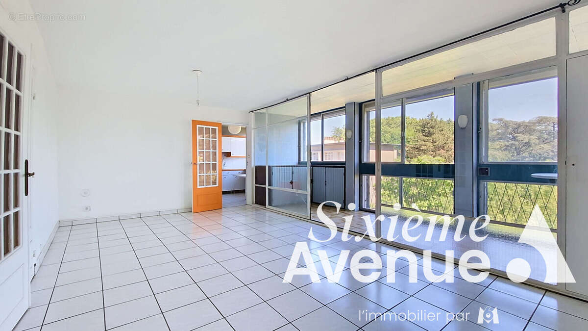 Appartement à BRON