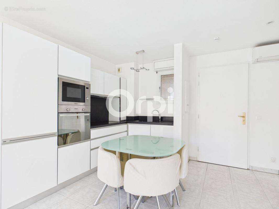 Appartement à MANDELIEU-LA-NAPOULE