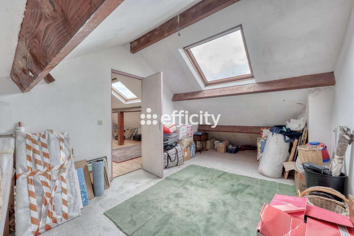 Maison à COMBS-LA-VILLE