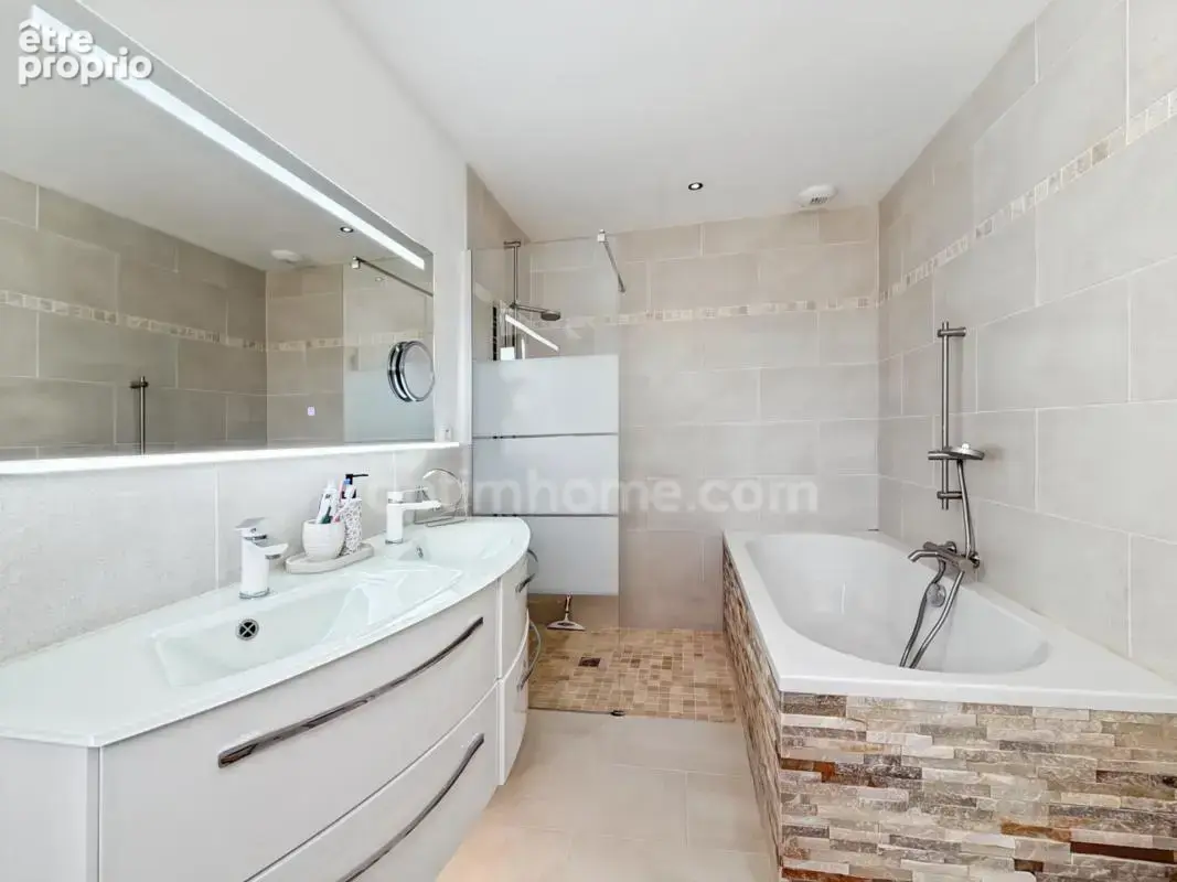 Maison à vendre 4 pièces de plain-pied avec jardin & garage LONGEVES (17) - photo 7