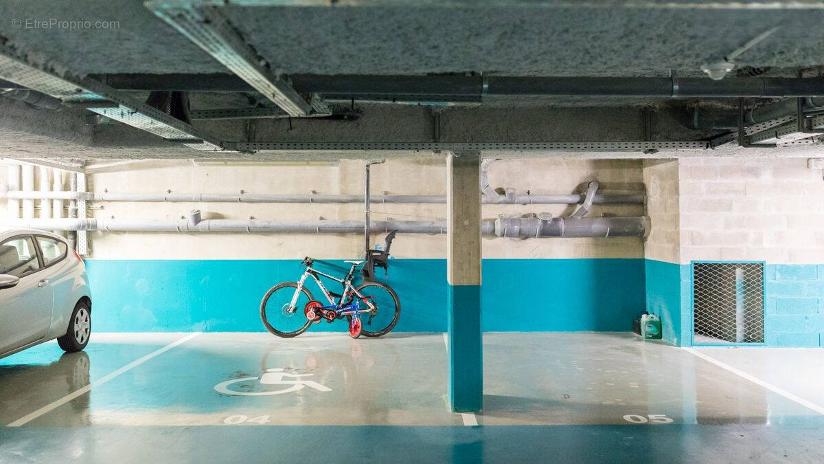 Parking à PALAISEAU