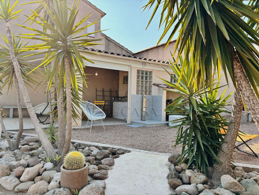 Maison individuelle 3 chambres - dépendance et double garage-  à Poghjala, commune de Figari - photo 38