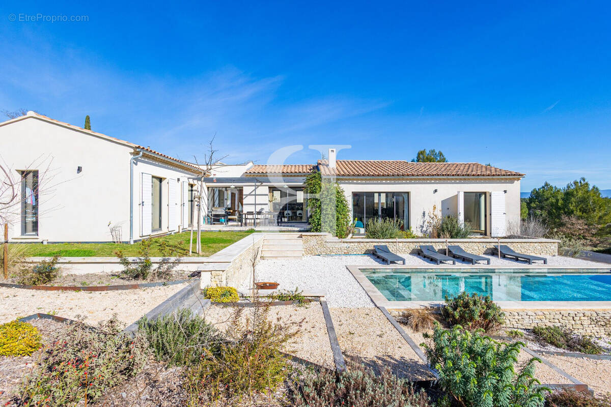 Maison à GORDES