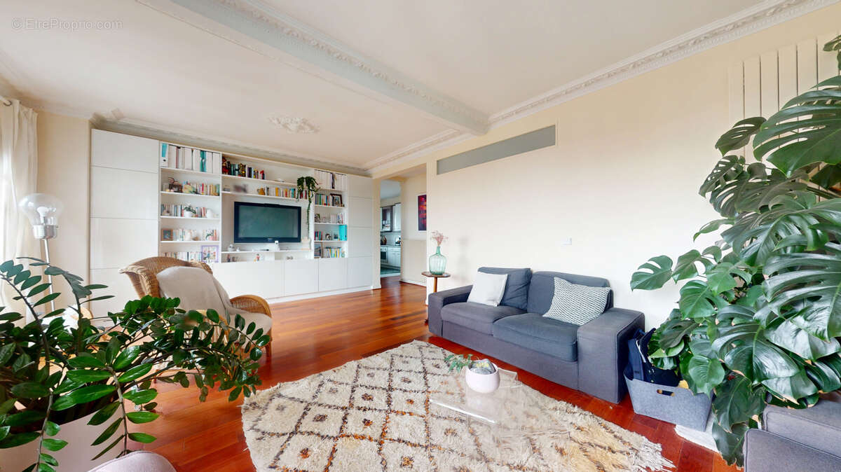 Appartement à HOUILLES