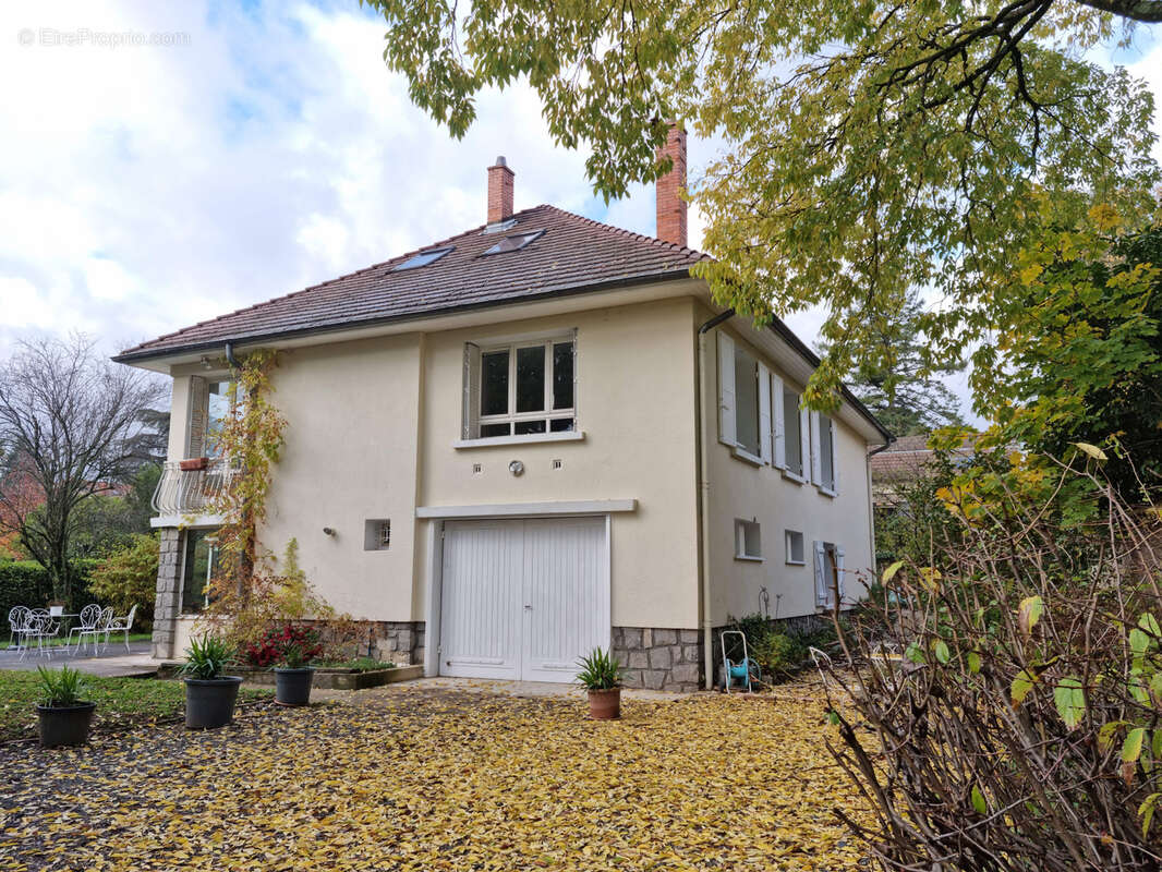 Maison à TASSIN-LA-DEMI-LUNE