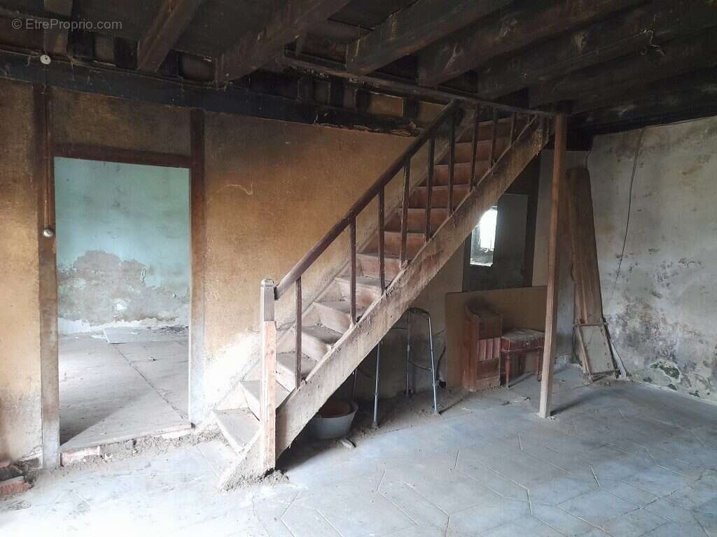 Maison à EYMOUTIERS