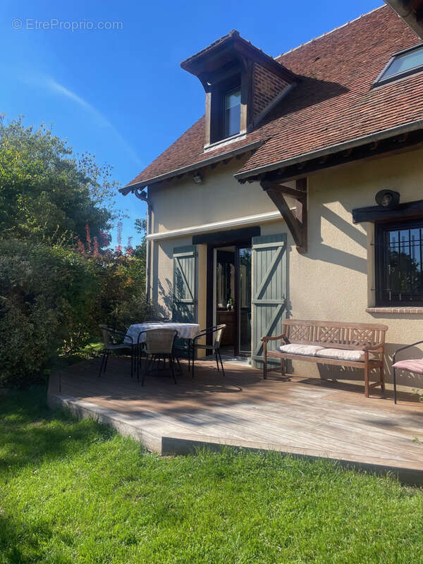 Maison à LE PAVILLON-SAINTE-JULIE