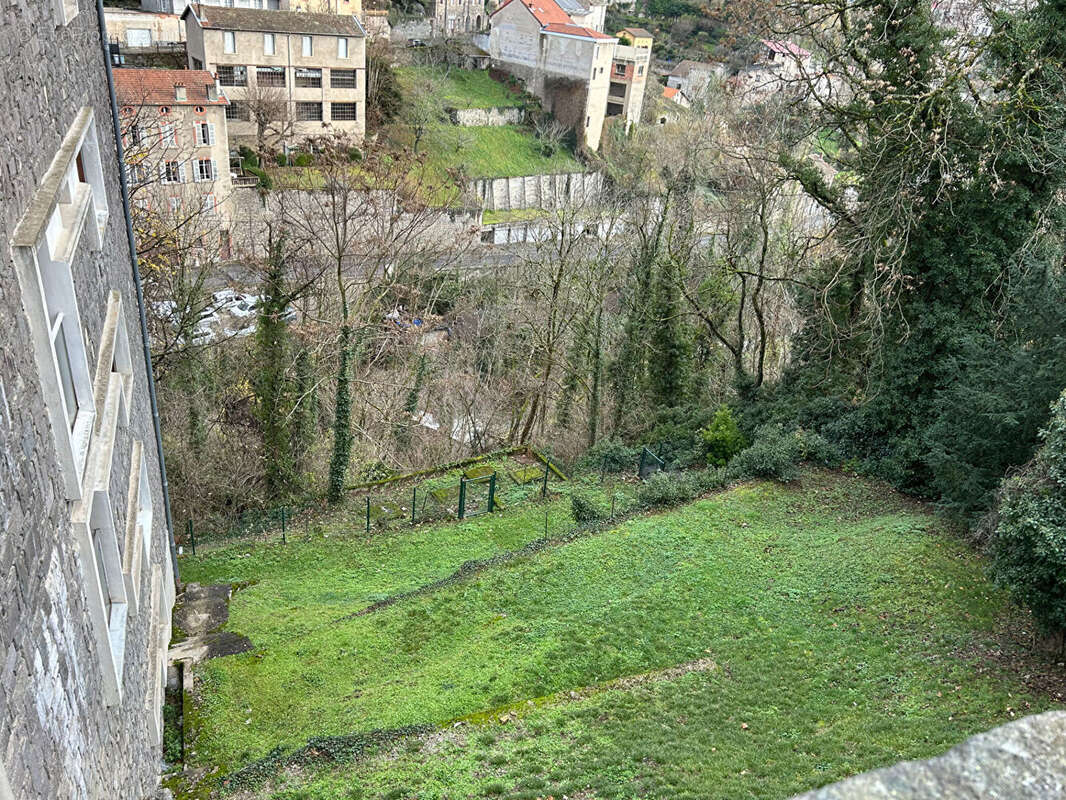 Appartement à THIERS