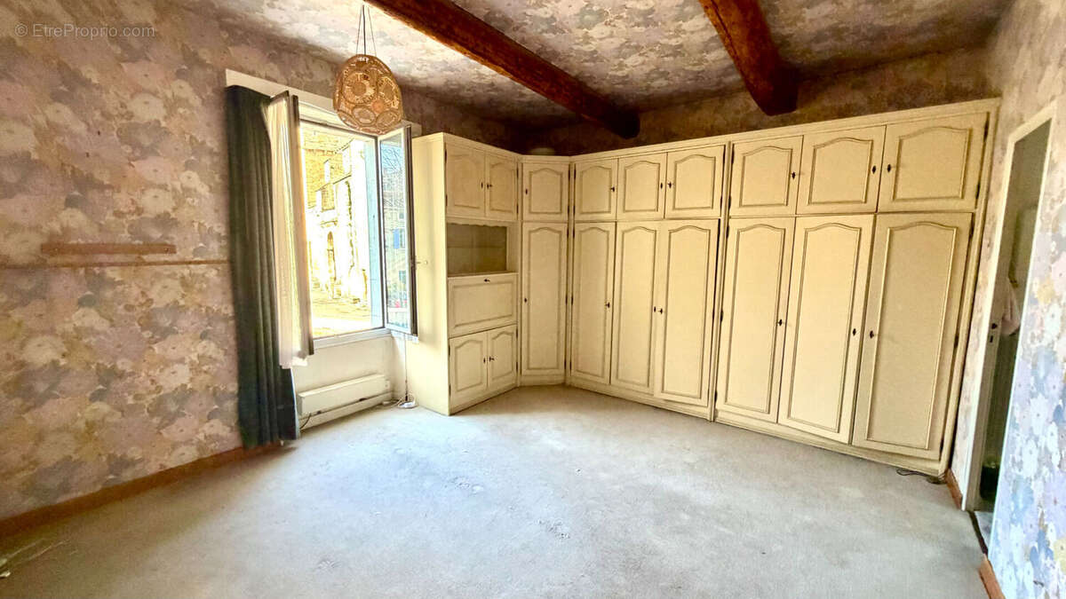 Maison à PERNES-LES-FONTAINES