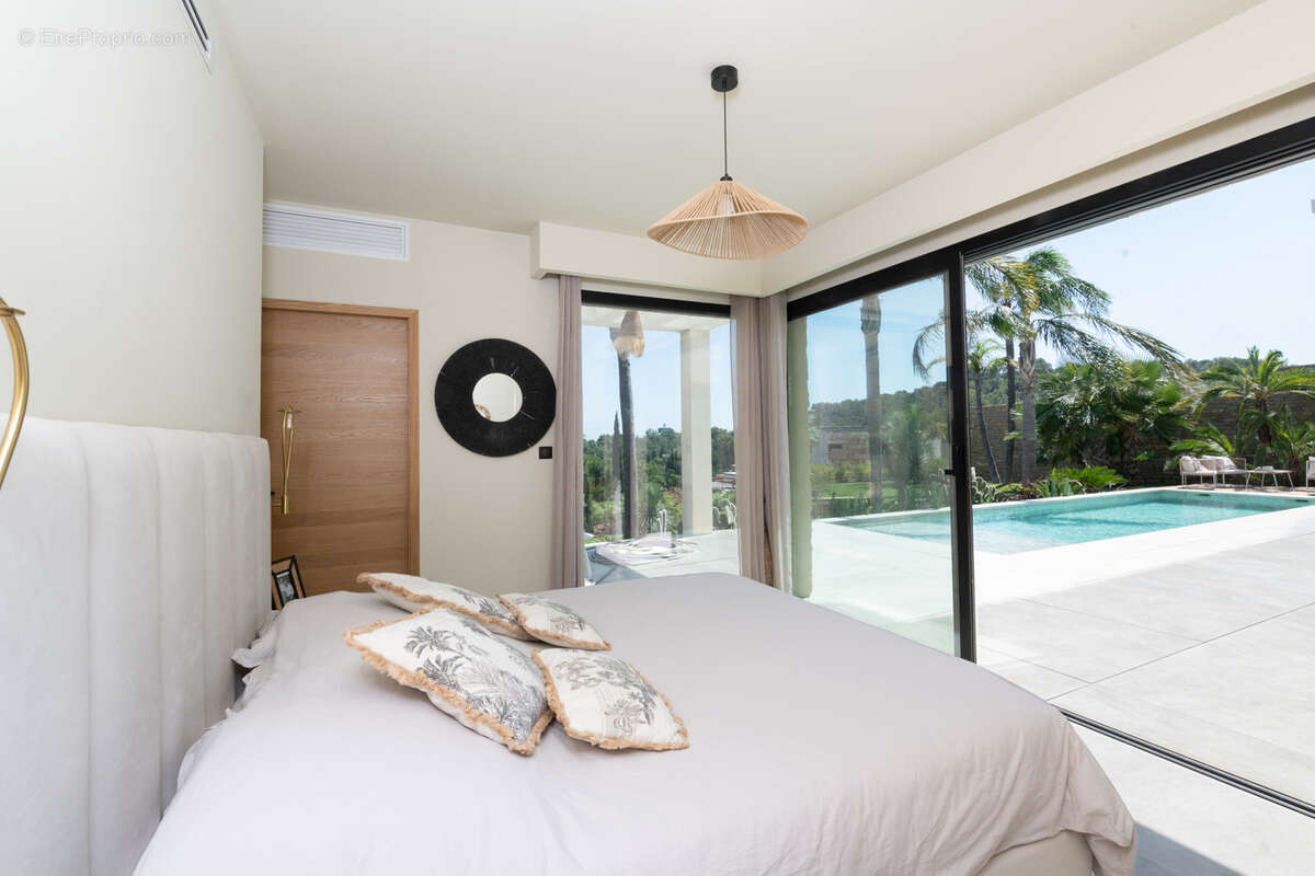 Maison à CARQUEIRANNE