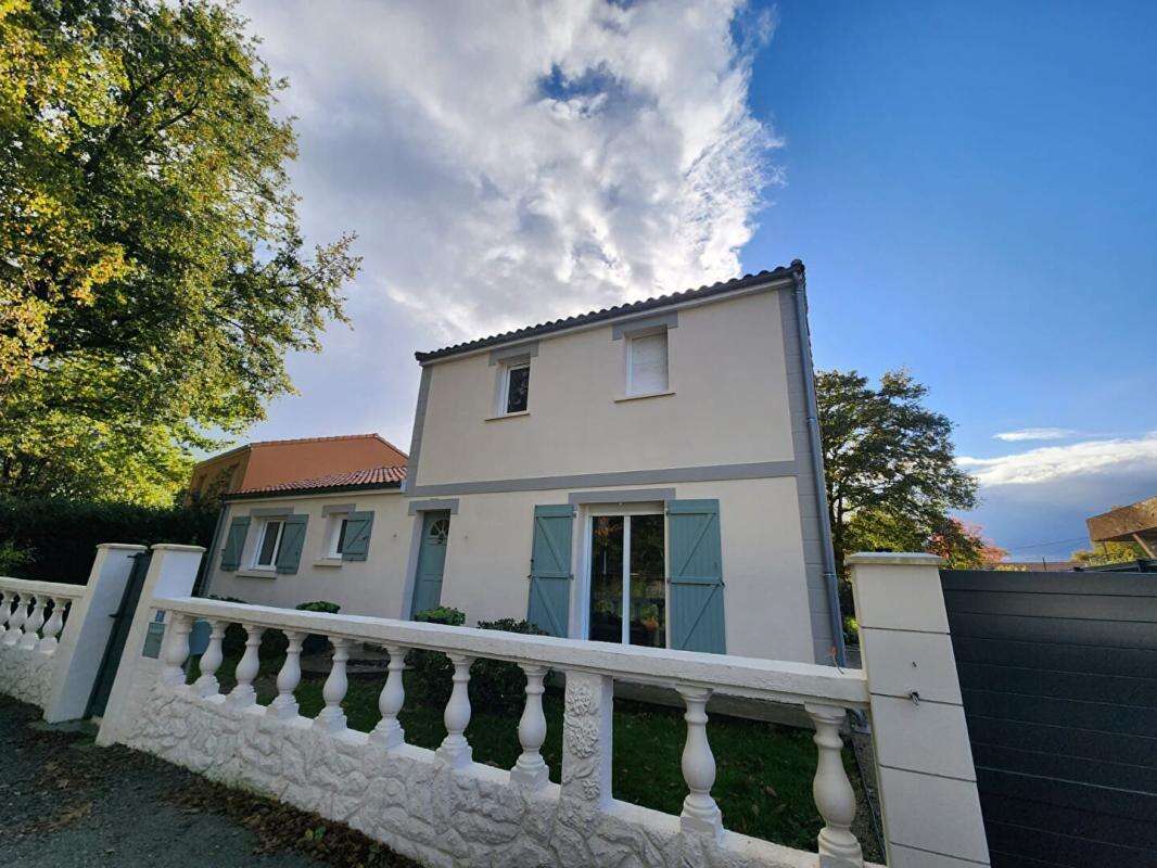 Maison à LE CELLIER