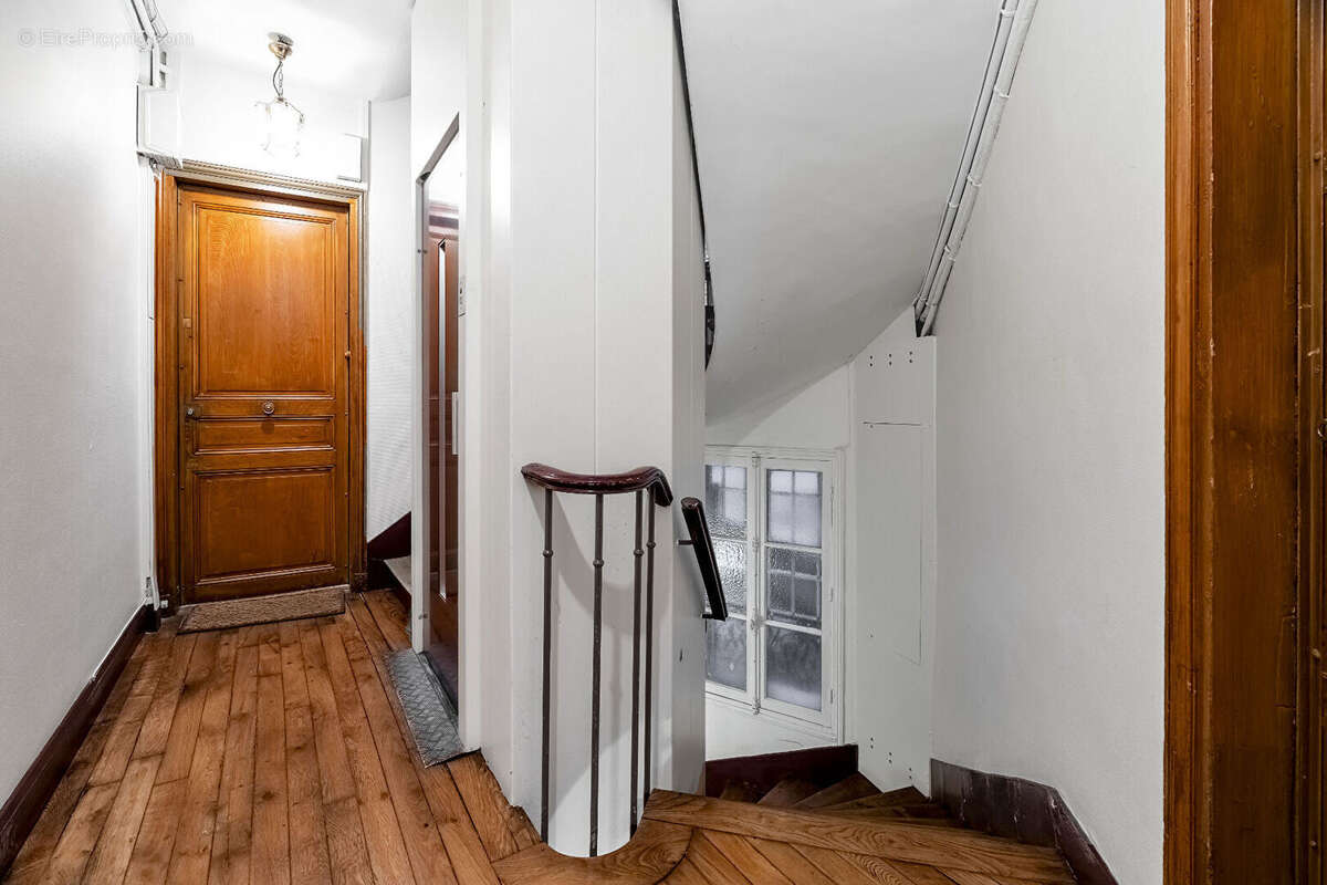 Appartement à PARIS-17E