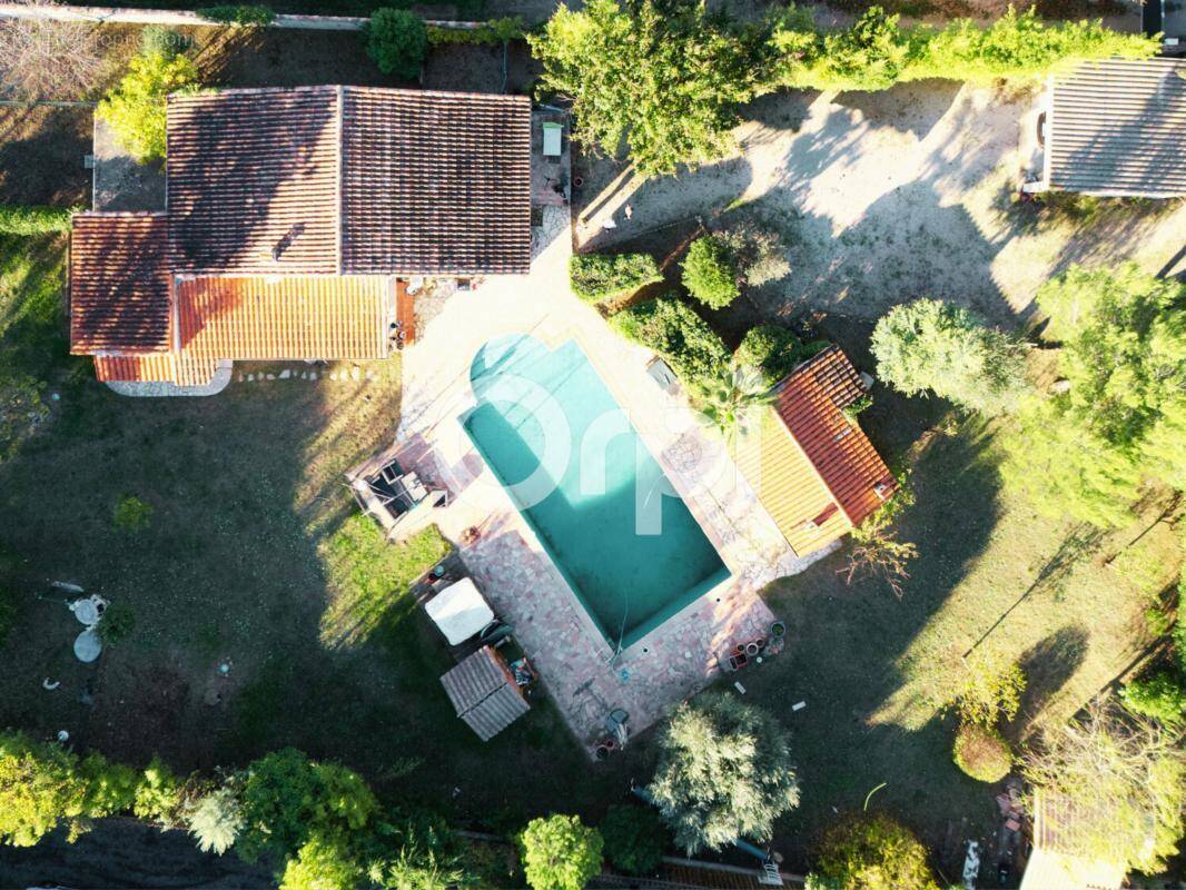 Maison à TOURRETTES