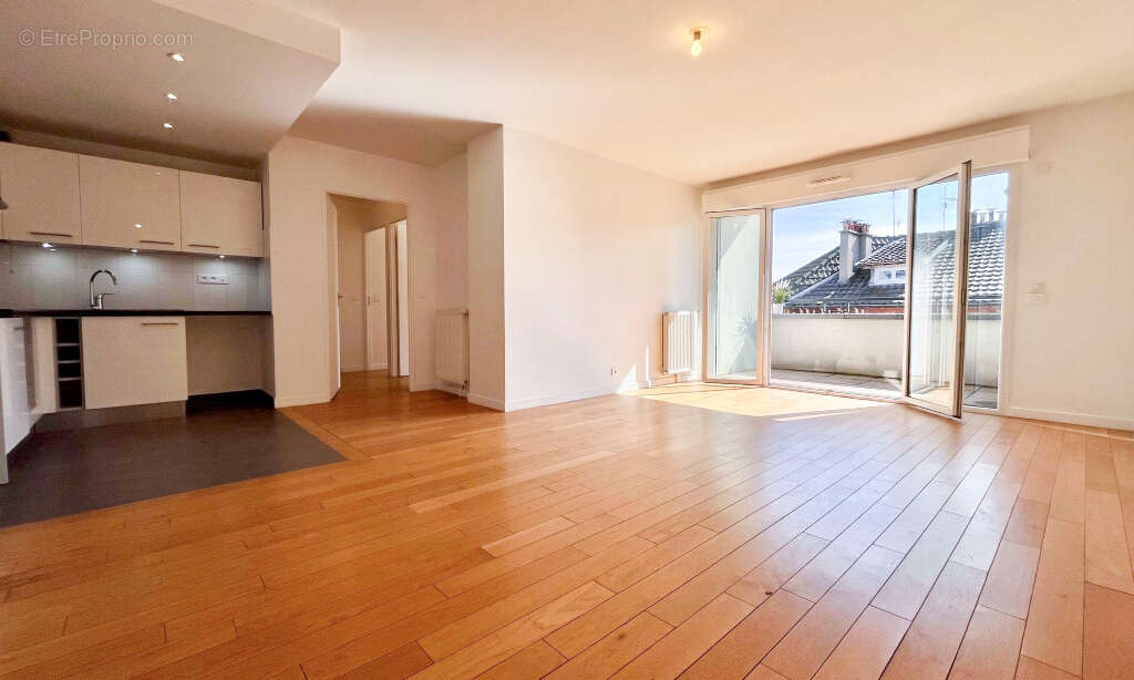 Appartement à SARTROUVILLE