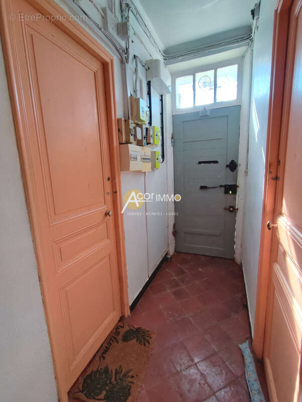 MAISON 1920 en 3 Appartements + GARAGE et Grenier aménageable sur 272 m2 clos - photo 2