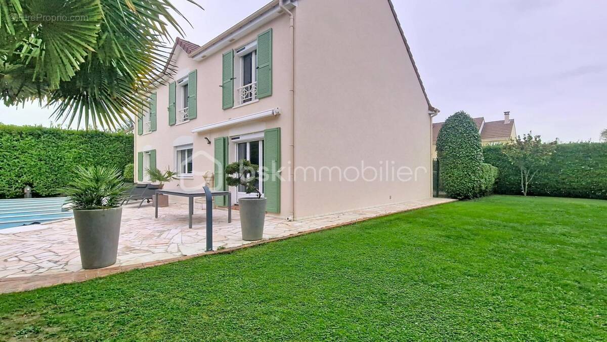 Maison à CLAYE-SOUILLY