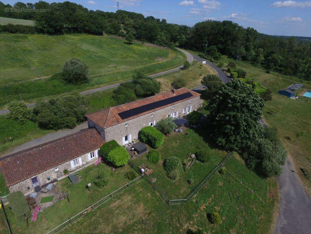 Maison à AVAILLES-LIMOUZINE