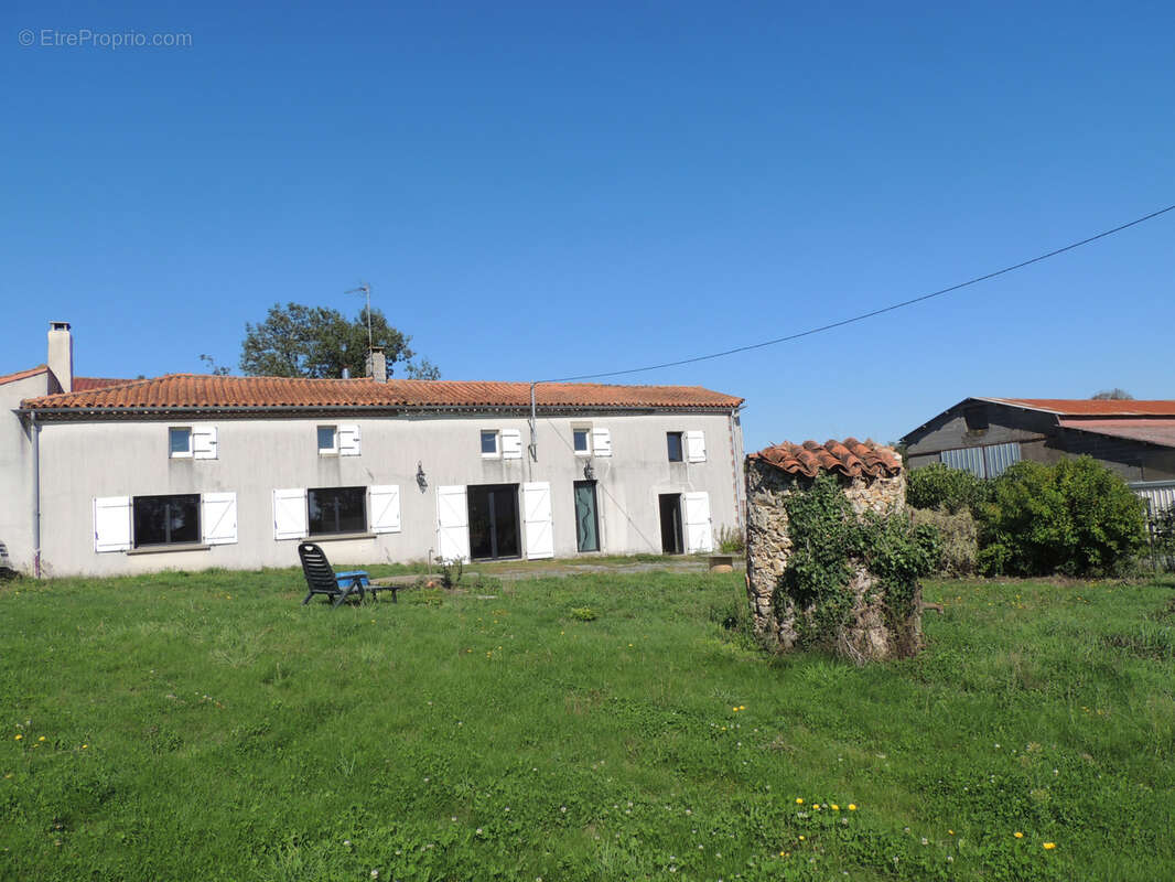 Maison à SAINTE-FLORENCE