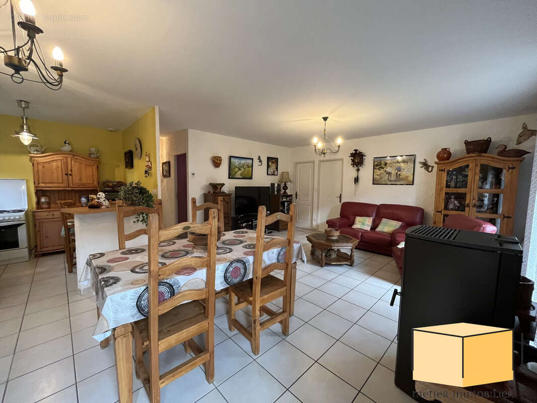 Maison à VIRIGNIN