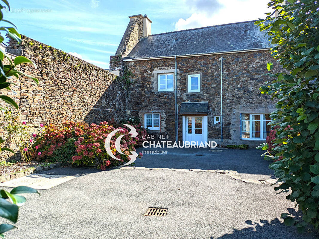 Maison à DOL-DE-BRETAGNE