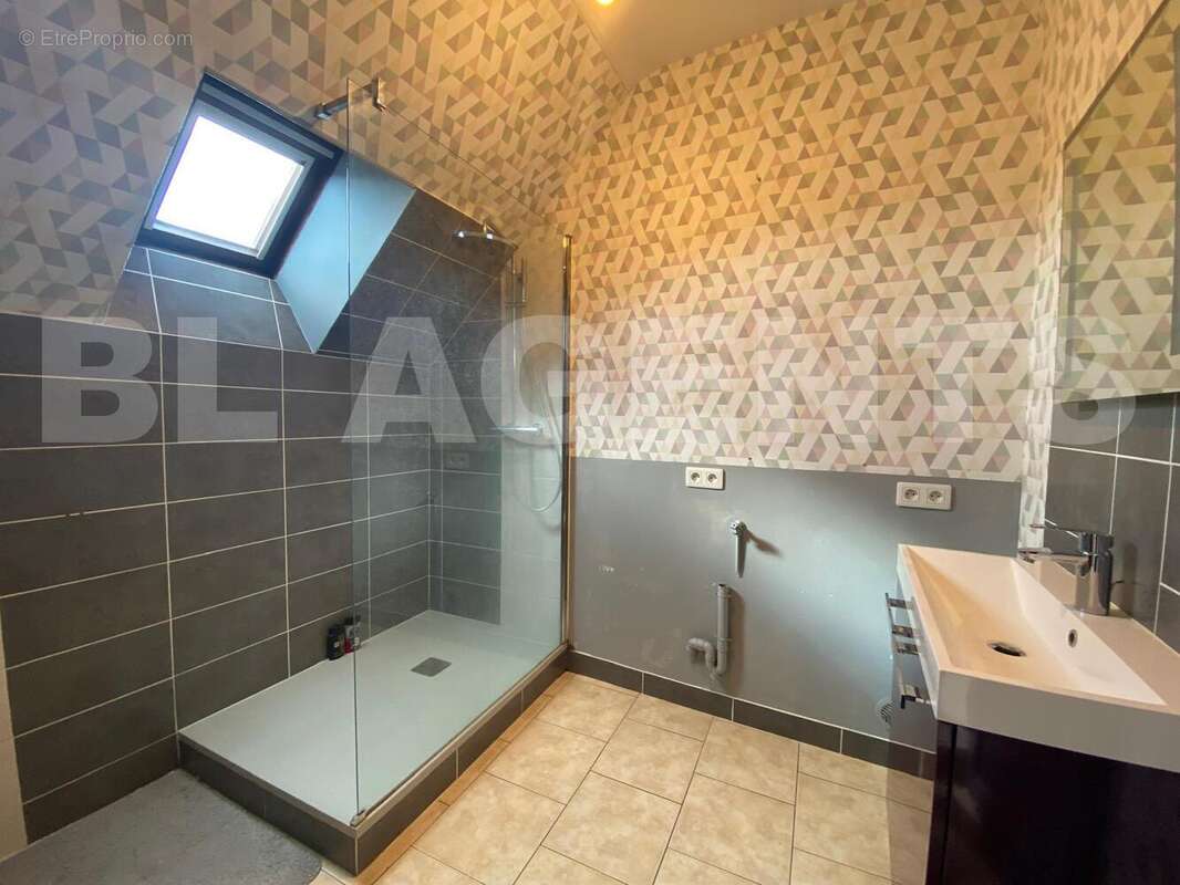 WhatsApp Image 2025-10-07 à 15 - Maison à VION