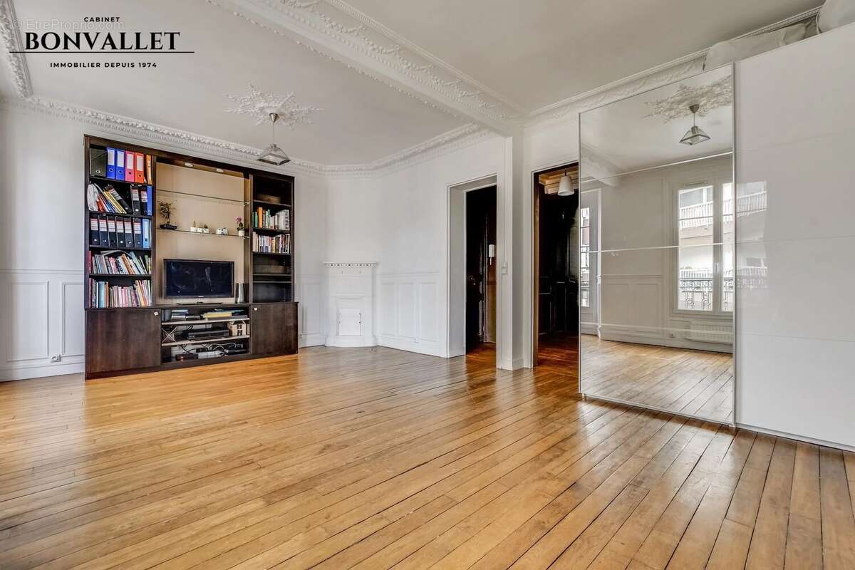 Appartement à PARIS-15E