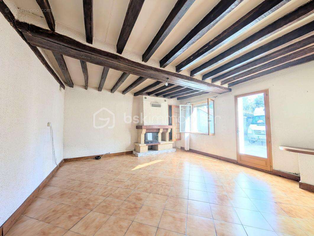 Charme & Authenticité : Magnifique Longère de 184 m² sur 880 m² de terrain - photo 7