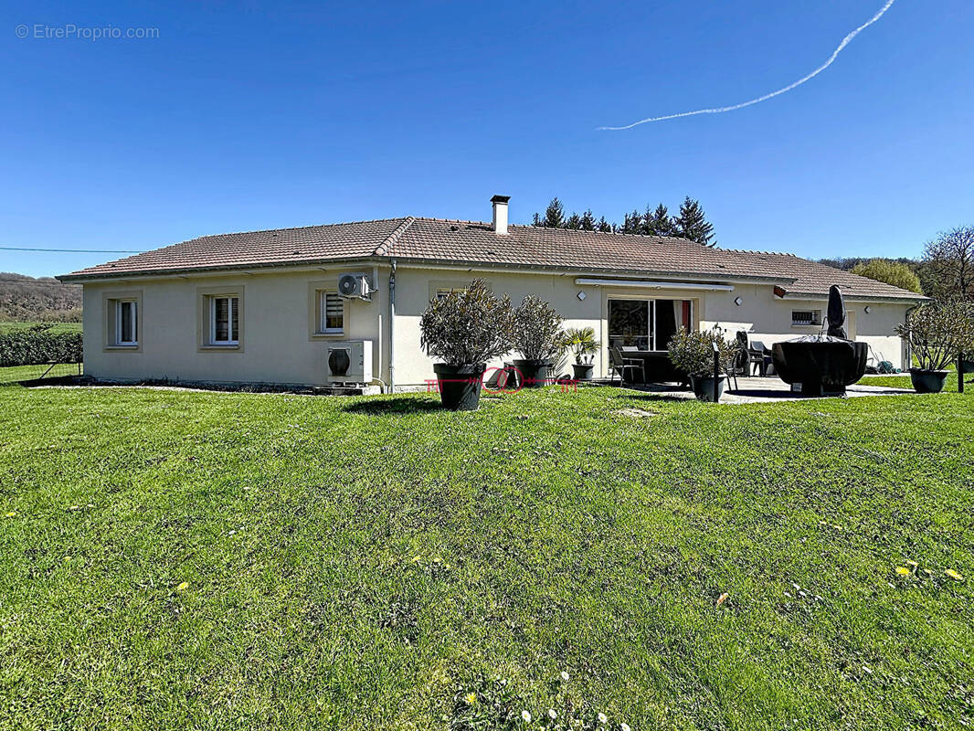 Maison à SAINTE-MENEHOULD
