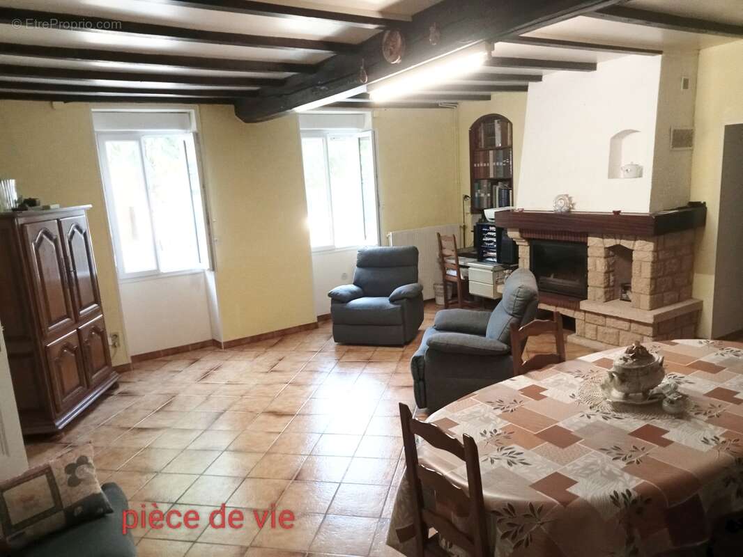 Maison 129 m² à Sainte-Severe  - photo 5