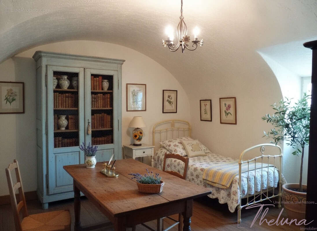 Un charme certain et beaucoup de potentiel pour ce Mas de 1850 en Pierres et Voûtes - photo 8