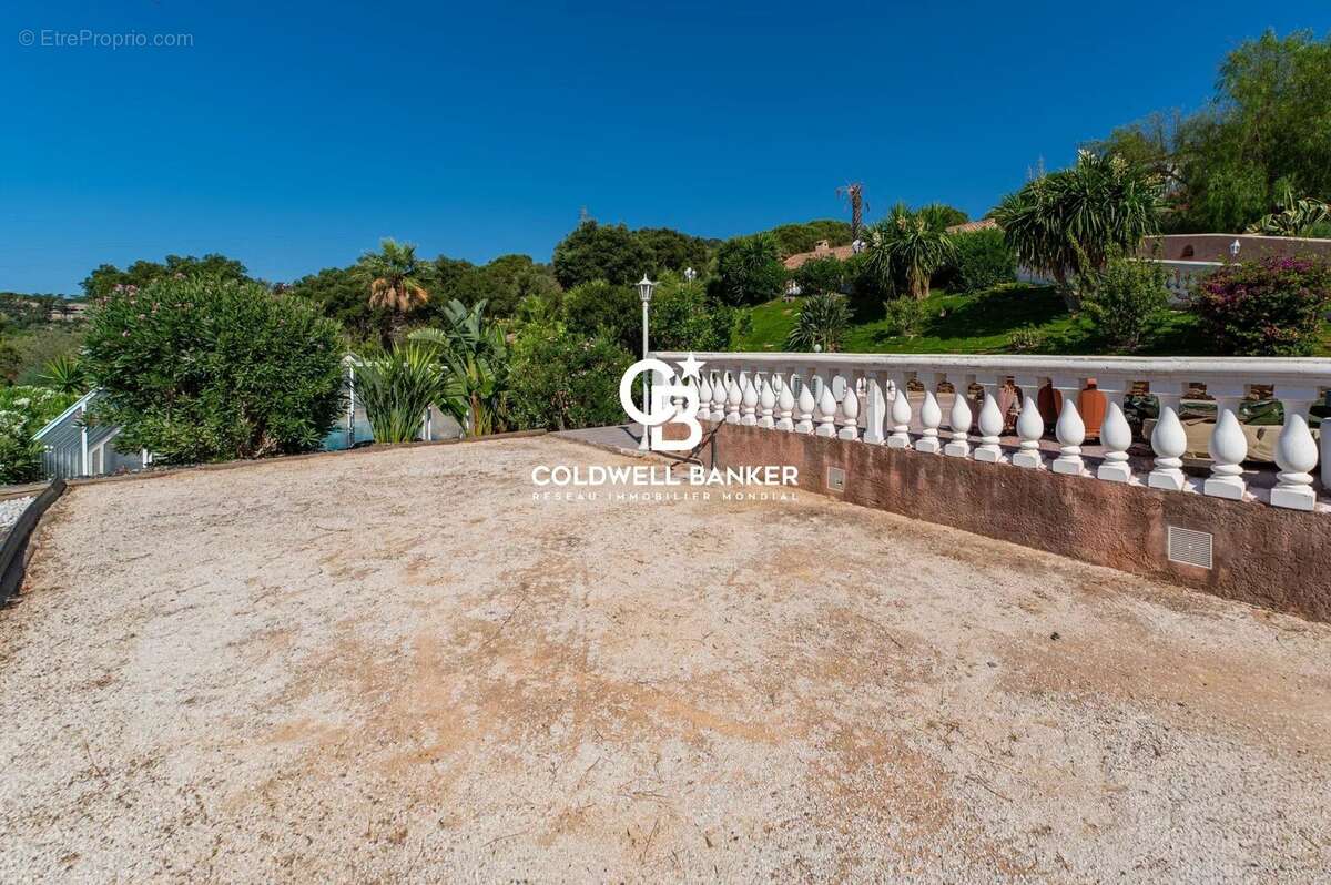 Villa de plain-pied avec panorama exceptionnel sur la Méditerranée - photo 31