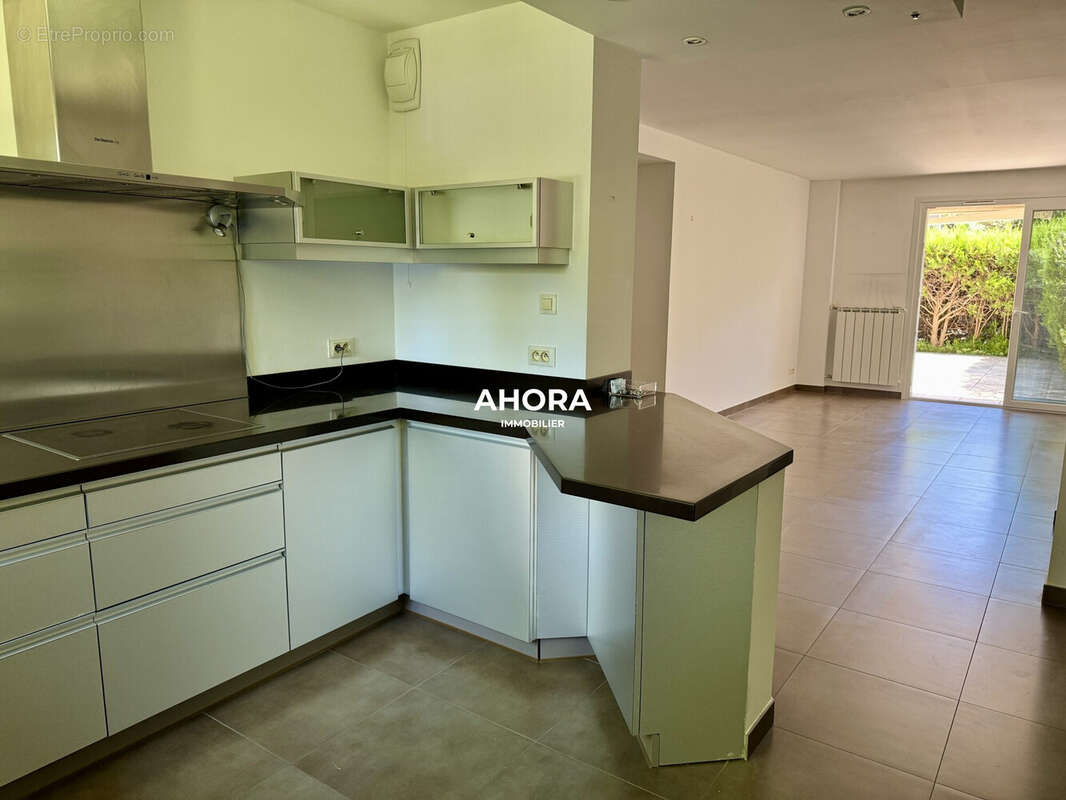 Appartement à MARSEILLE-9E