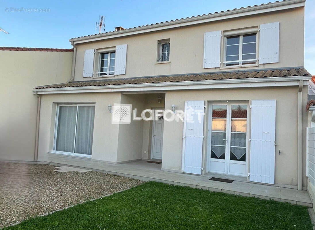 Maison à SAINT-GEORGES-DE-DIDONNE