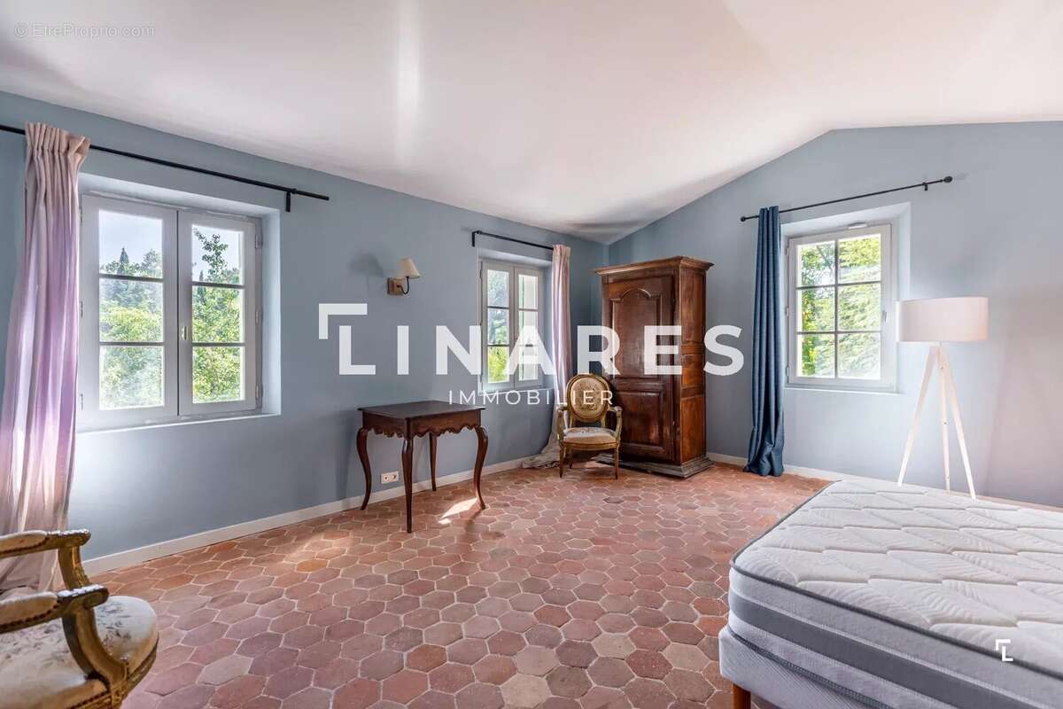 Maison à LE THOLONET