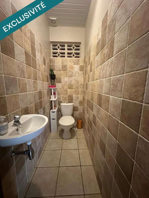 Photo 8 - Maison à REMIRE-MONTJOLY