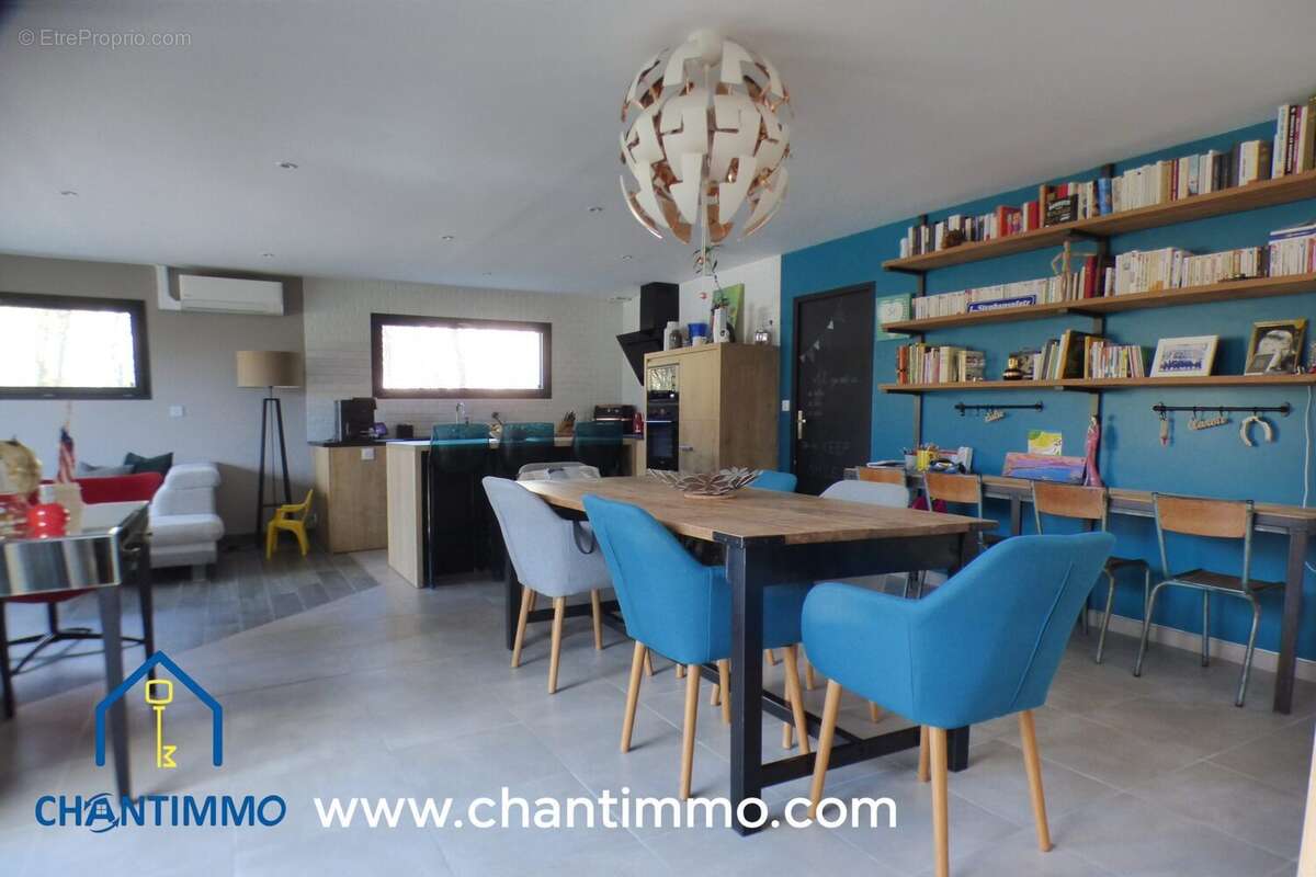 Maison à LA CAILLERE-SAINT-HILAIRE