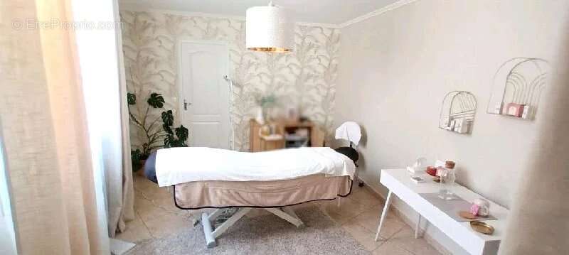 Maison à SAINTE-GENEVIEVE-DES-BOIS