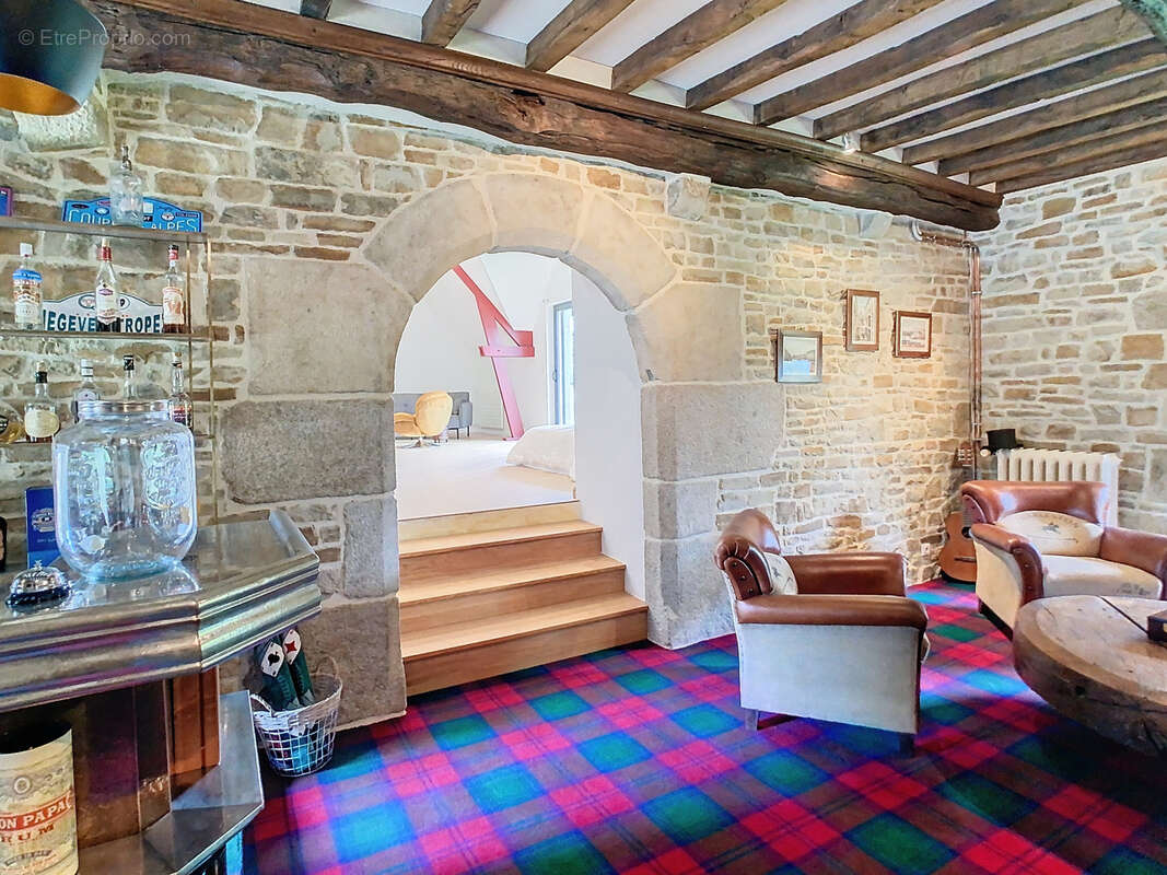 Maison à SAINT-SEVER-CALVADOS