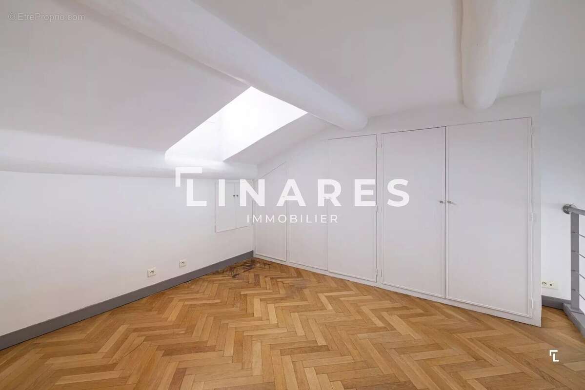 Appartement à MARSEILLE-1E