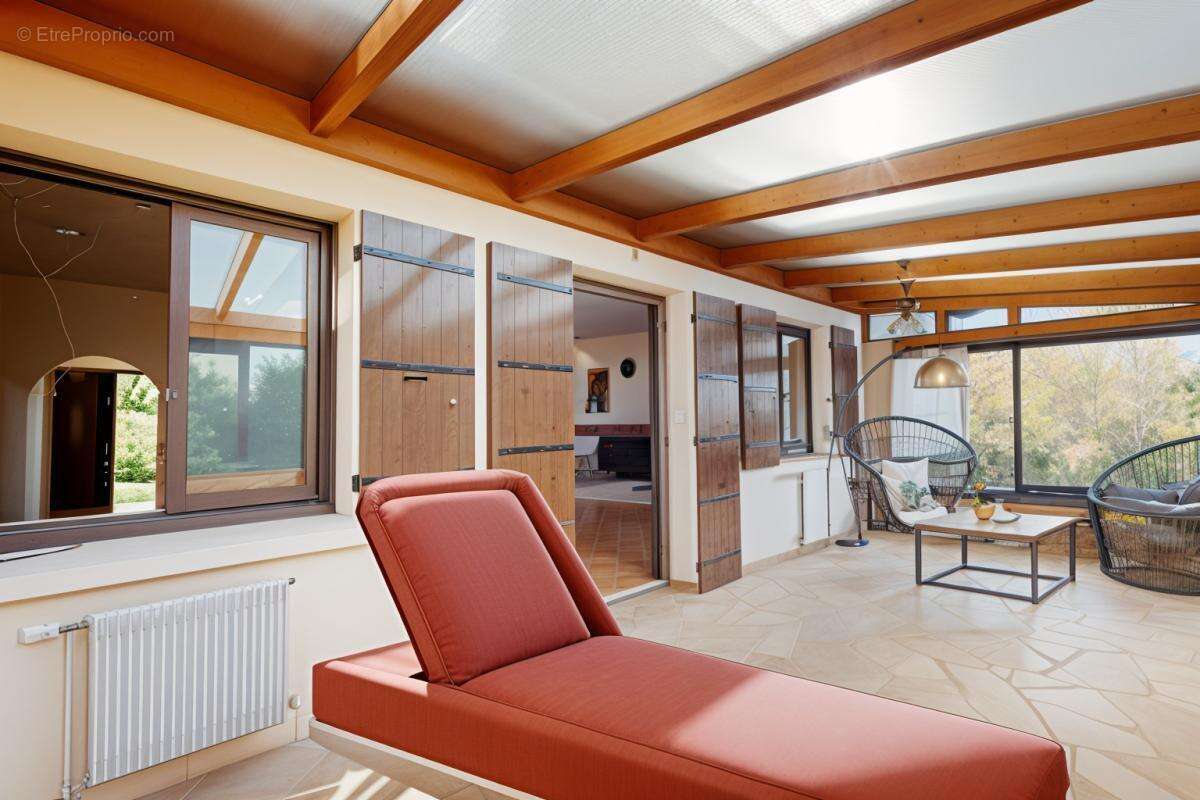 Maison à JOUY-LE-CHATEL